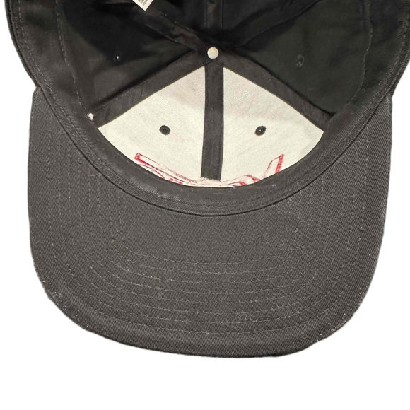 Vans Black/Red Embroidered Snapback Hat Off The Wall Skate Cap Rare out of print - Picture 5 of 10